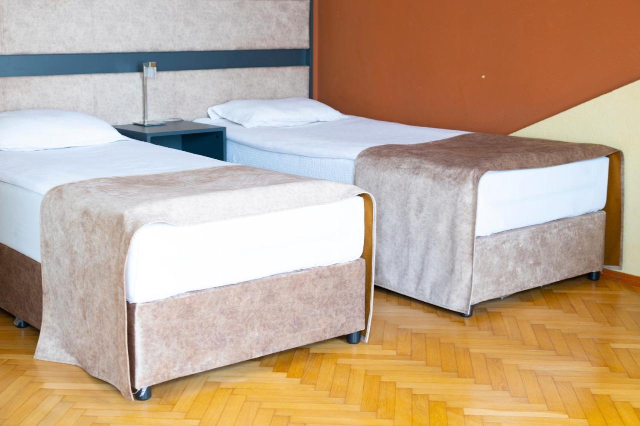 Hotel Slaviani Дімітровград Екстер'єр фото